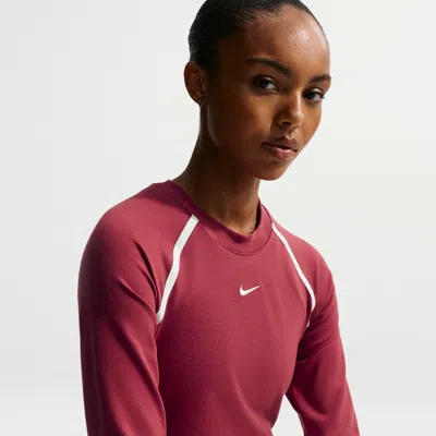 Nike Women's  Sportswear Tight Long-sleeve Cropped Top In Red