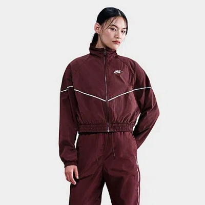 Nike Women's Sportswear Windrunner Crop Woven Jacket In Red