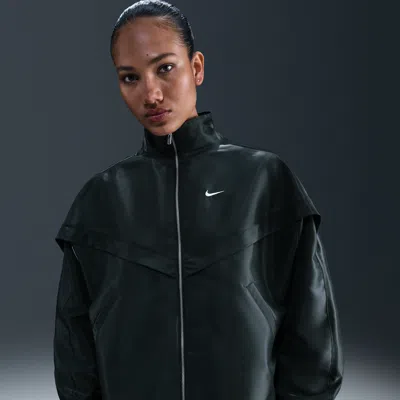 Nike Women's  Sportswear Windrunner Shine Jacket In Green