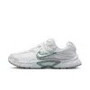 Nike Women's V5 Rnr Shoes In White