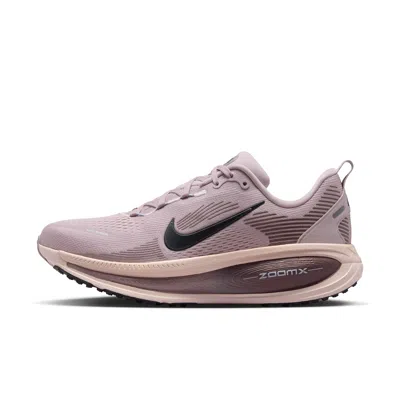 Nike Vomero 18 Sneaker In Brown