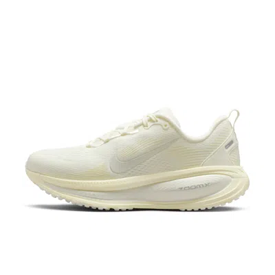 Nike Women's Vomero 18 Road Running Shoes In White