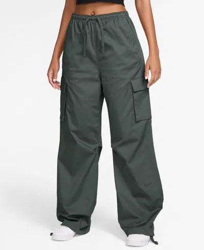 Nike Women's Woven Cargo Pants In Green