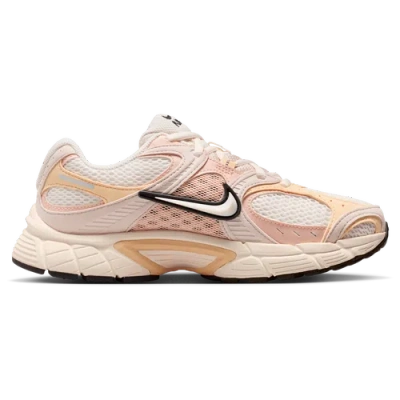 Nike V5 Rnr Sneaker In Neutral