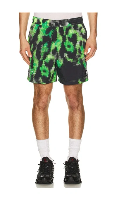 Nike Woven Shorts In Green