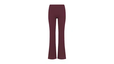 Pre-owned Nike X Skims Women's Matte Slim Flare Legging In Currant In Purple