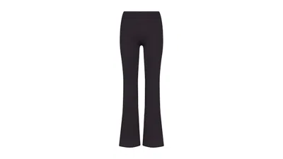 Pre-owned Nike X Skims Women's Matte Slim Flare Legging In Obsidian In Black