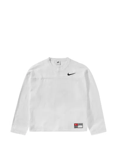 Nike 로고 태그 크루 넥 스웨터 In White