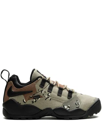 Nike X Supreme Sb Darwin Low "khaki" Sneakers In Grün
