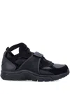 Nike Huarache Air Trainer Perforated Detailing In Schwarz