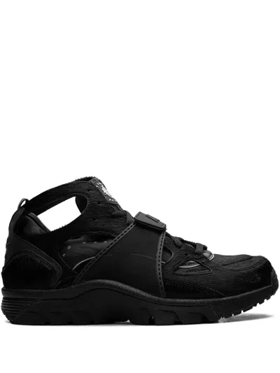 Nike Air Huarache Trainer In Black