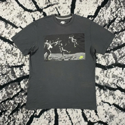 Pre-owned Nike X Vintage Nike Astronauts Print Tshirt Tee Logo Vintage Style In Grey