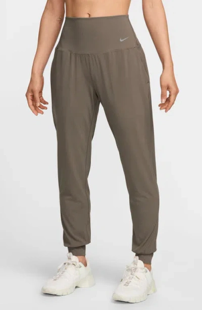Nike Zenvy Dri-fit High-waisted Joggers In Green