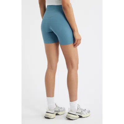 Nike Zenvy Gentle-support High-waisted 5-inch Biker Shorts In Blue