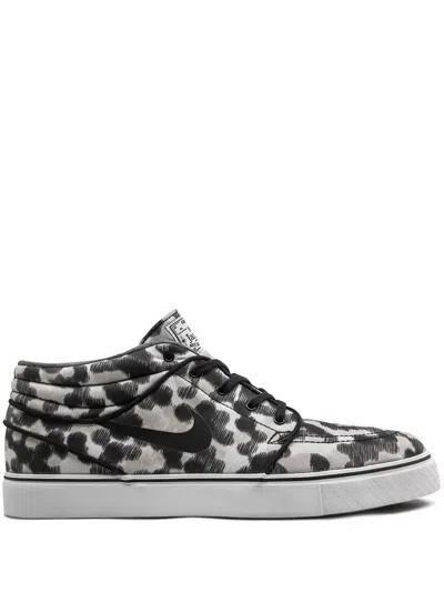 Nike Zoom Stefan Janoski Mid Sneakers In White