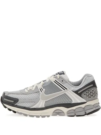 Nike Zoom Vomero 5 Lace-up Fastening Sneakers In Gray