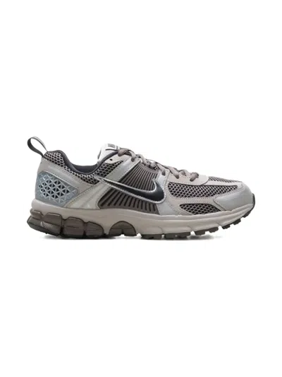 NIKE ZOOM VOMERO 5 LACE-UP SNEAKERS