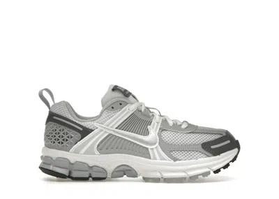 Pre-owned Nike Zoom Vomero 5 Metallic Silver Sneakers In Pure Platinum/summit White/dark Grey
