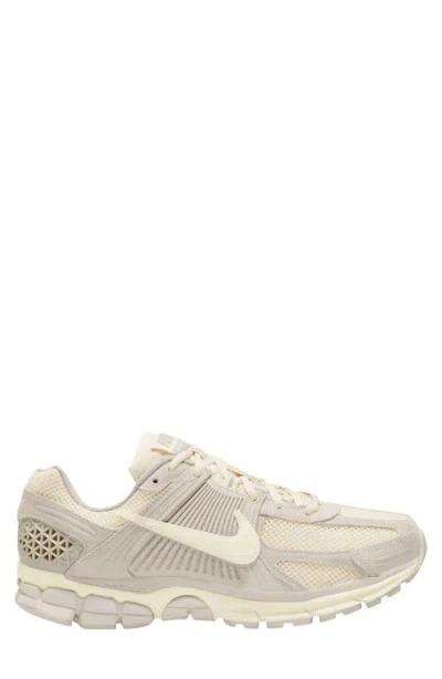 Nike Zoom Vomero 5 Premium Sneaker In Light Orewood Brown