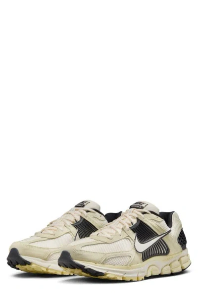 NIKE NIKE ZOOM VOMERO 5 PREMIUM SNEAKER