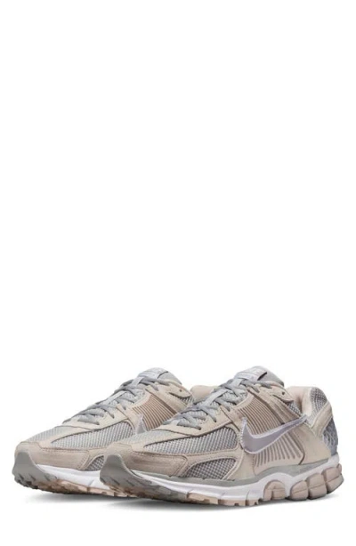 Nike Zoom Vomero 5 Premium Sneaker In Multi