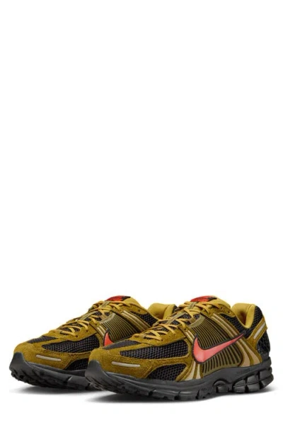 NIKE NIKE ZOOM VOMERO 5 PREMIUM SNEAKER