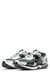 Nike Vomero 5 Sneaker In Dark Grey/black/white