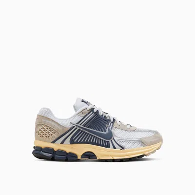 Nike Zoom Vomero 5 Sneaker In White