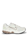 Nike Zoom Vomero 5 Sneaker In White