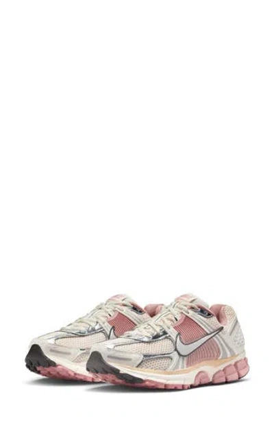 Nike Zoom Vomero 5 Sneaker In Gray