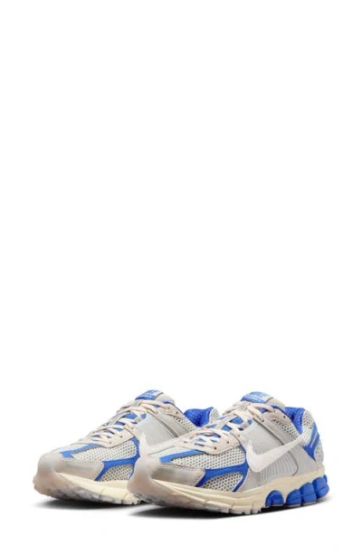 NIKE NIKE ZOOM VOMERO 5 SNEAKER