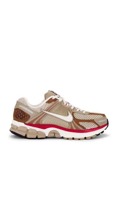 NIKE ZOOM VOMERO 5 SNEAKER