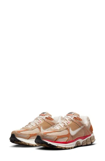 Nike Zoom Vomero 5 Sneakers In Brown And Red-green