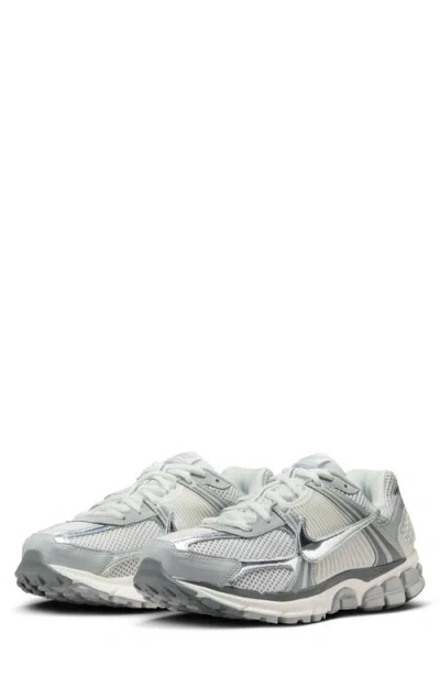 Nike Zoom Vomero 5 Sneaker In Multi