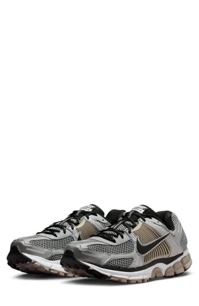Nike Zoom Vomero 5 Sneaker In Multi