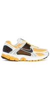 Nike Zoom Vomero 5 Sneaker In White/black/pure Platinum/photo Blue