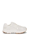 Nike Zoom Vomero 5 Sneaker In Sail  Coconut Milk  & Flax