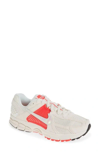 Nike Zoom Vomero 5 Trainer In White