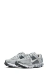 Nike Zoom Vomero 5 Sneakers In Gray And Silver