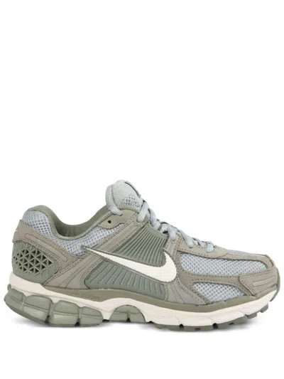 NIKE ZOOM VOMERO 5 SNEAKERS