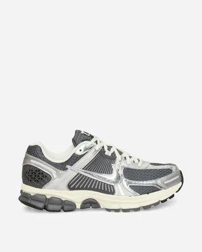 Nike Zoom Vomero 5 Sneakers In Gray