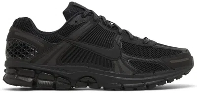 NIKE ZOOM VOMERO 5 TRIPLE BLACK