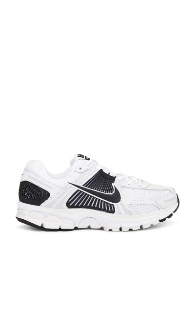 NIKE ZOOM VOMERO 5