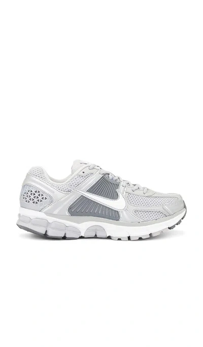NIKE ZOOM VOMERO 5