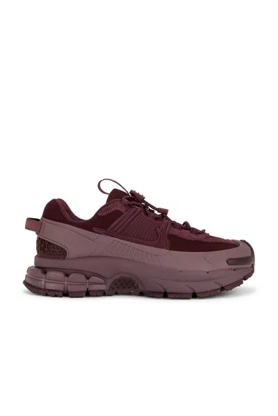 Nike Zoom Vomero Roam Sneakers In Burgundy