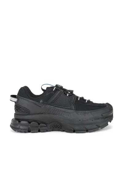 Nike Zoom Vomero Roam Sneaker In Black