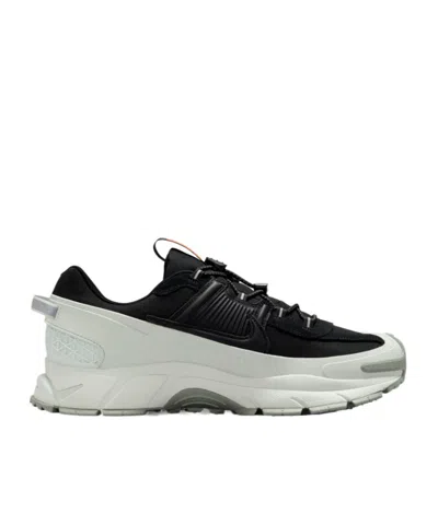 NIKE ZOOM VOMERO 5 ROAM 'BLACK/LIGHT SILVER' SNEAKERS