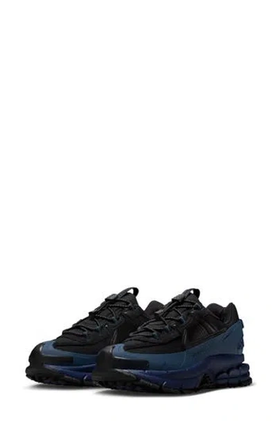 Nike Zoom Vomero Roam Winterized Sneaker In Black