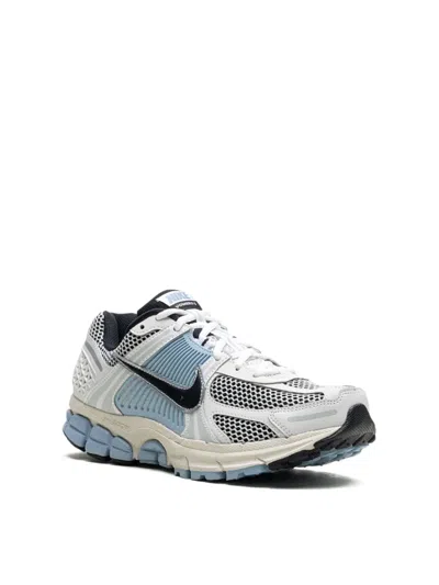 Nike Zoom Vomero Sneaker In White