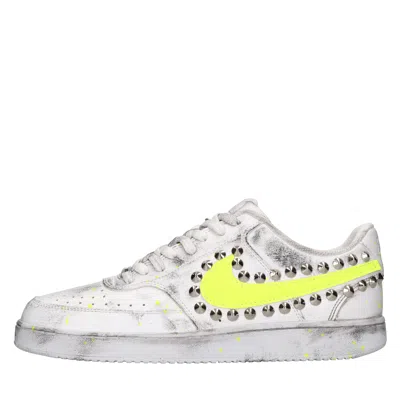 Nike-seddys Nike Seddys Sneakers In Bianco Chiari E Naturali
